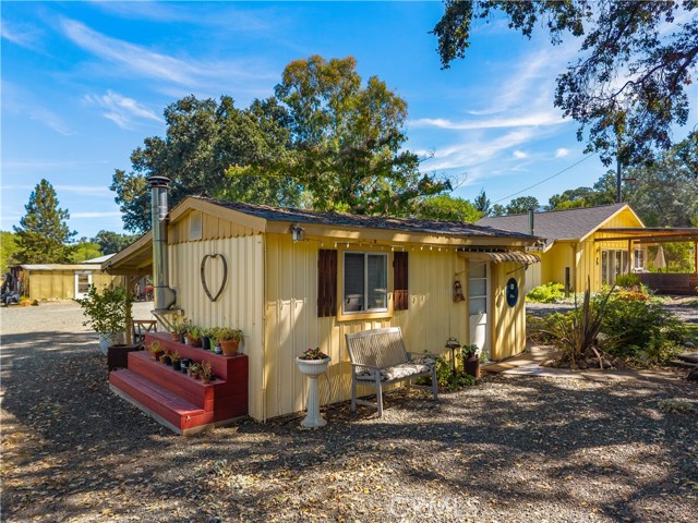 6733 Live Oak Drive, Kelseyville