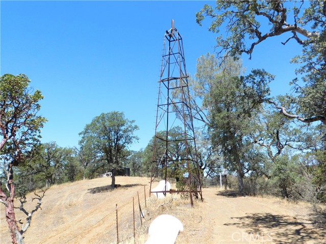 997 WATERTROUGH RD CLEARLAKE OAKS, CA 95423