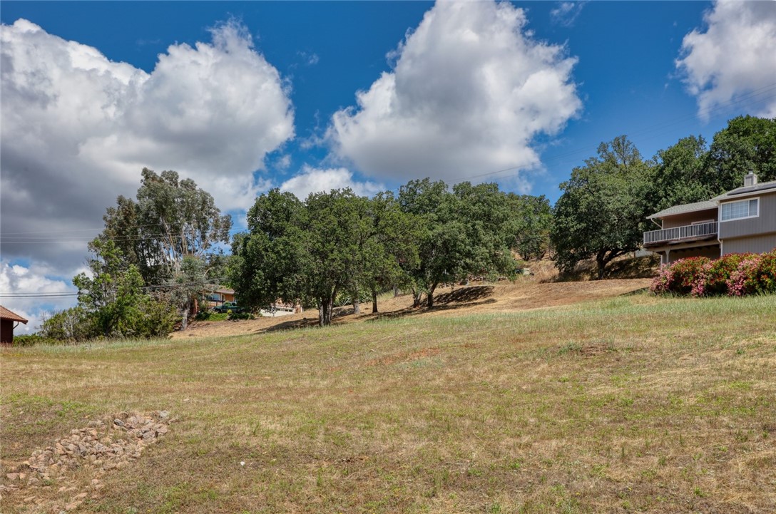 17270 KNOLLVIEW HIDDEN VALLEY LAKE, CA 95467