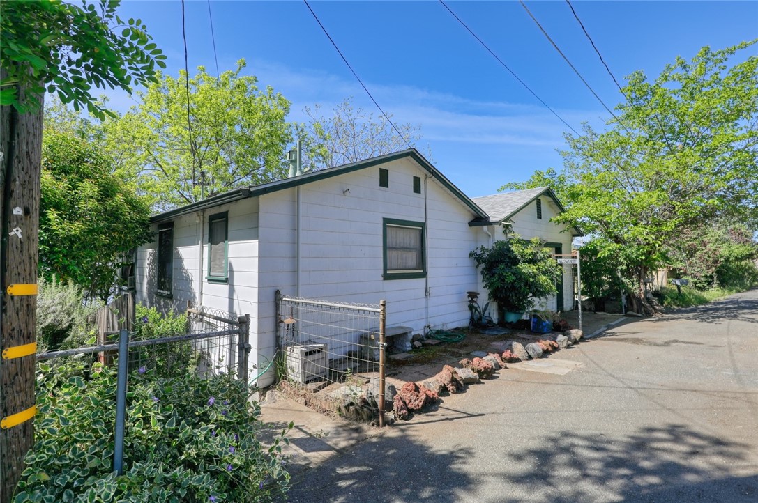 10465 E HIGHWAY 20 CLEARLAKE OAKS, CA 95423